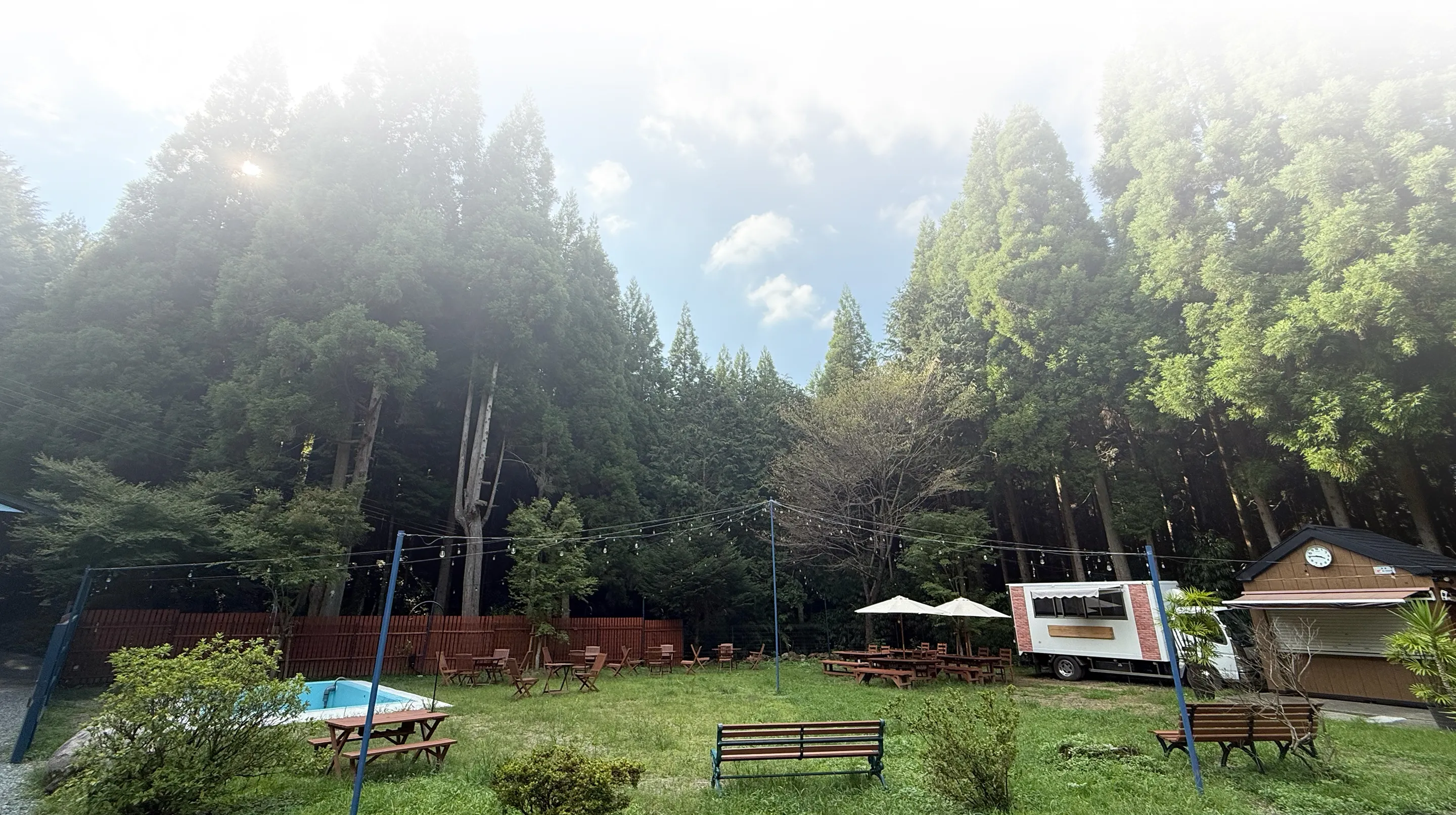 森の中のカフェ